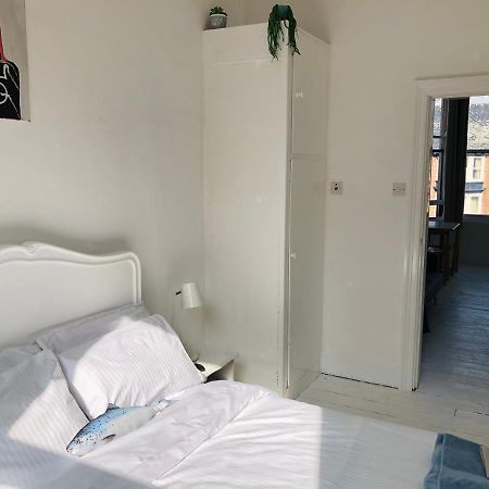 New! Seaside Central Scarborough Apartment Exteriör bild
