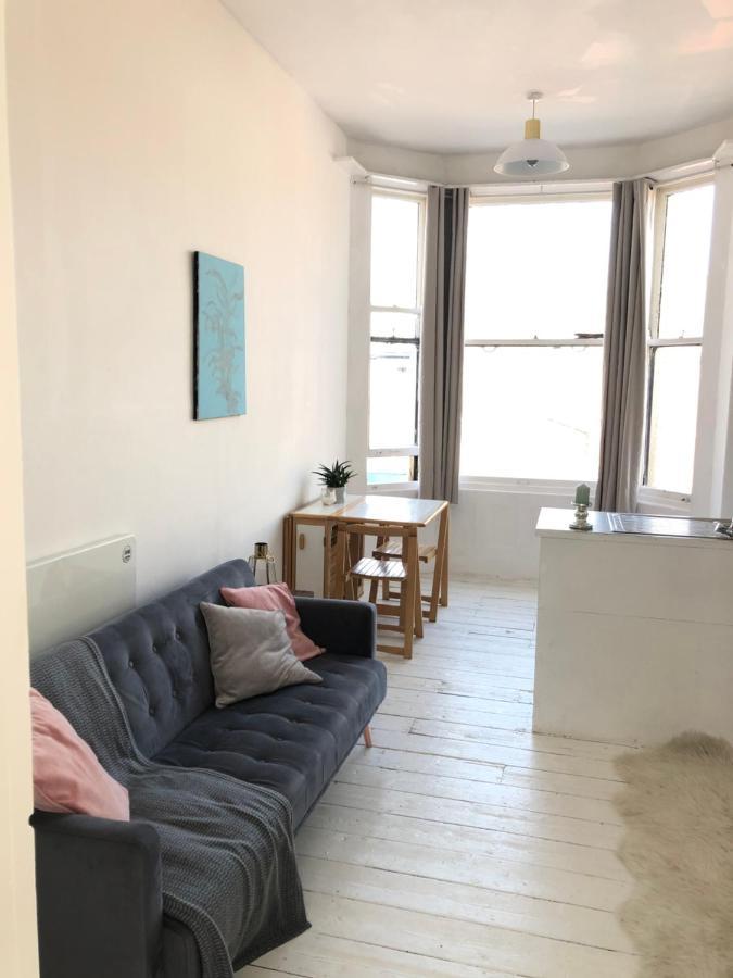 New! Seaside Central Scarborough Apartment Exteriör bild