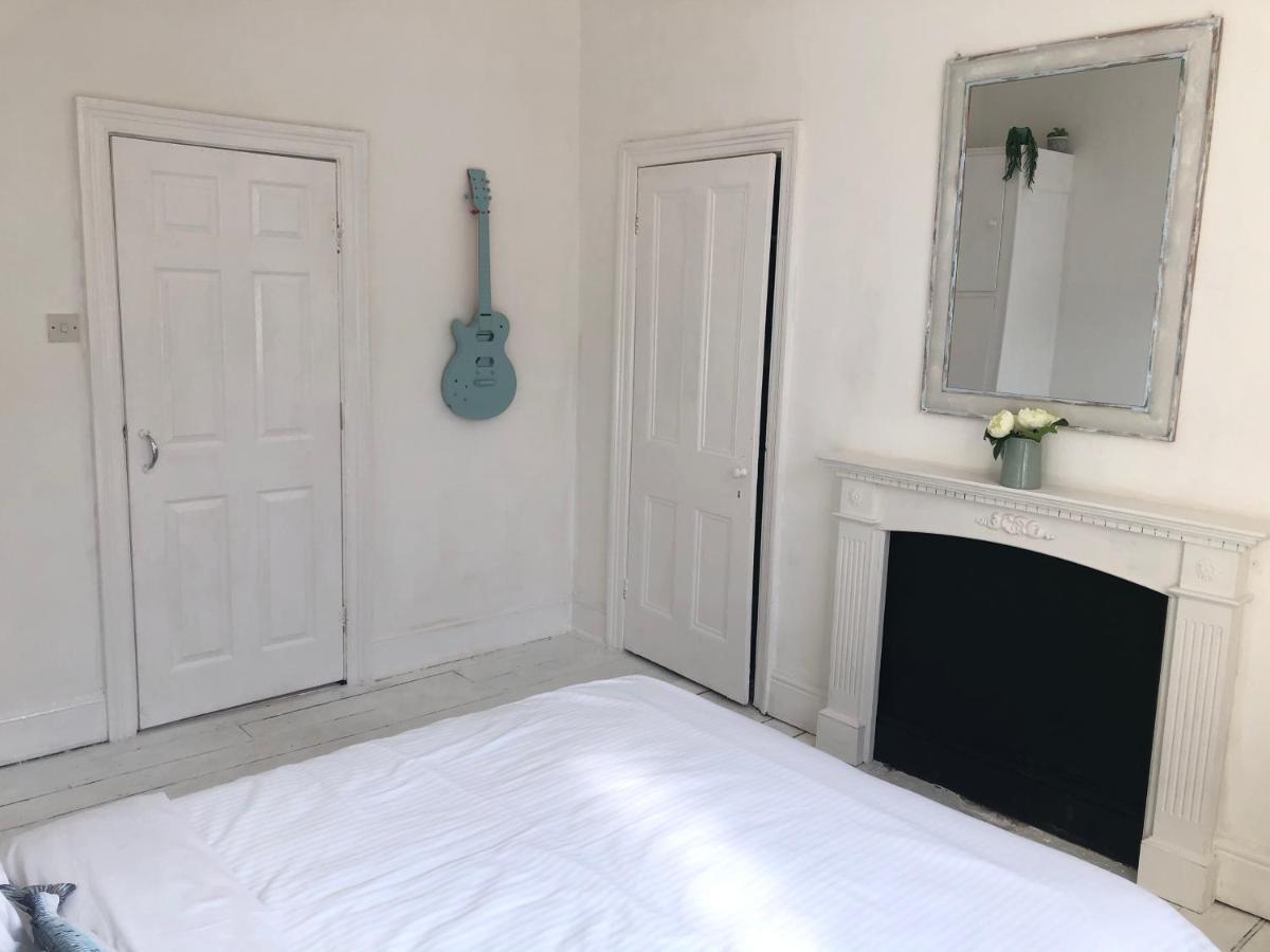 New! Seaside Central Scarborough Apartment Exteriör bild