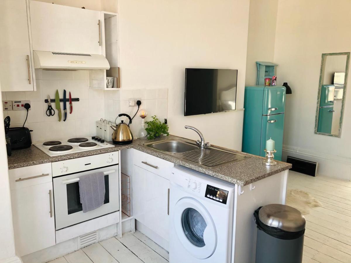 New! Seaside Central Scarborough Apartment Exteriör bild