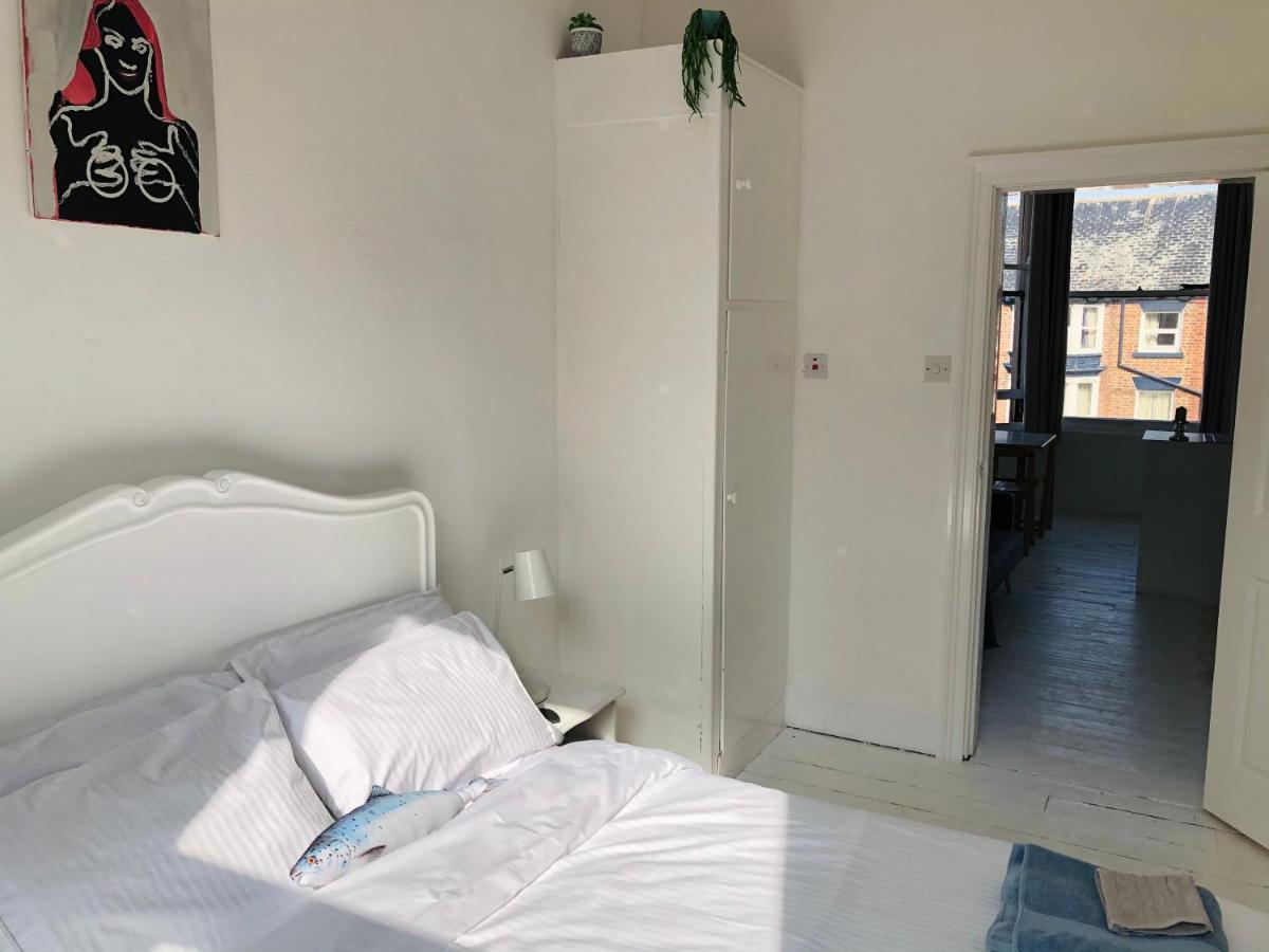 New! Seaside Central Scarborough Apartment Exteriör bild